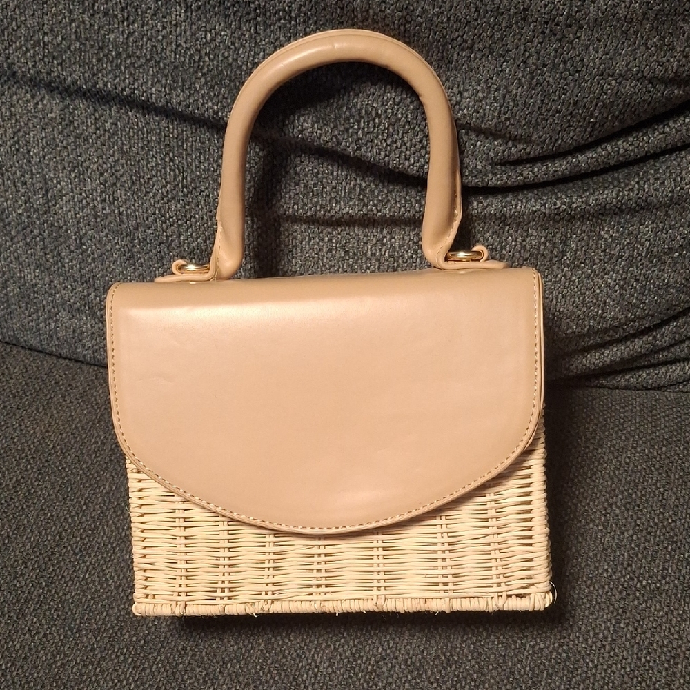 Chic Tan and Cream Woven Shoulder Bag